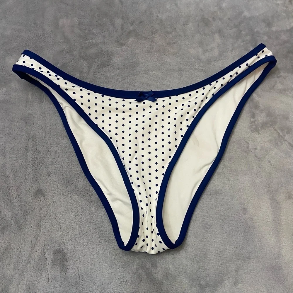 Frankies Bikinis new without